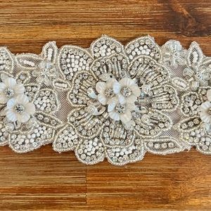 Beaded bridal belt size medium. Great condition with no beads falling off.